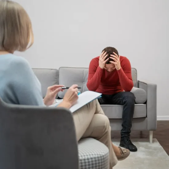 person-suffering-from-ptsd-at-psychologist